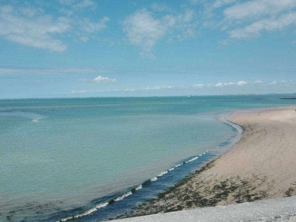 Entre mer et plage