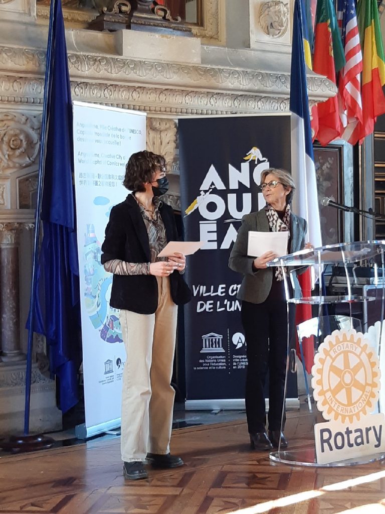 Amélie MESNIER winner of the 2022 eloquence competition.