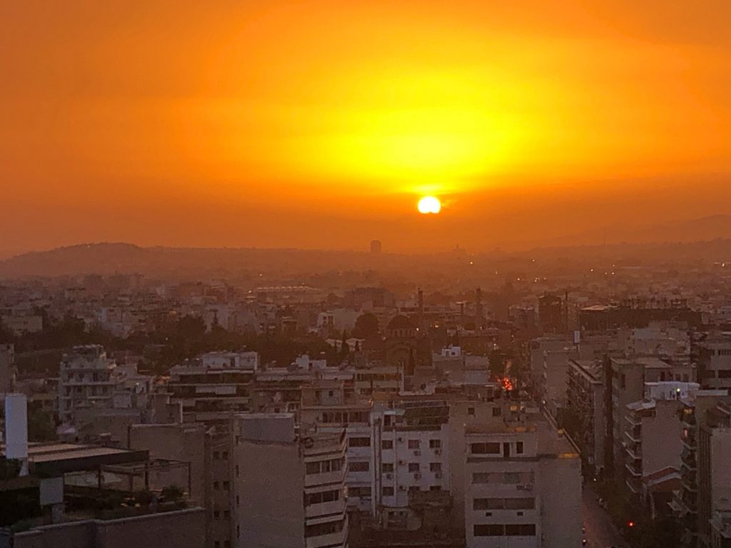 Coucher de soleil sur Athènes.