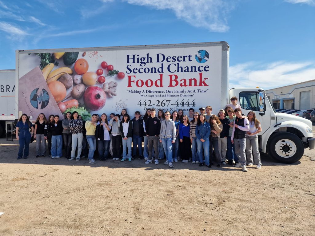 Photo de groupe devant la banque alimentaire à Los Angeles