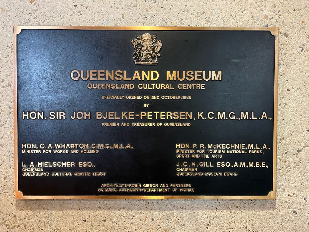 Brisnane : Queensland museum