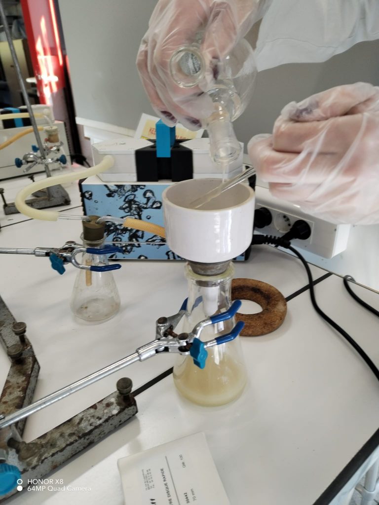 Concours "Olympiades de chimie" : un TP de préparation
